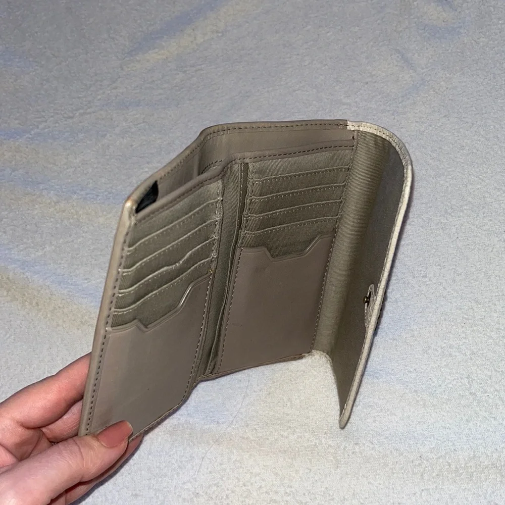 Fossil Wallet - Picture 3 of 12